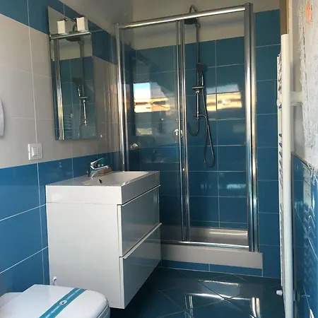 Oda ve Kahvaltı Spegni La Luce 4*